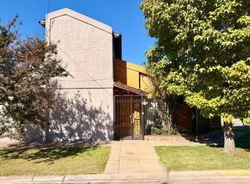 Casa · 93m² · 3 Ambientes · 2 Cocheras · Venta Casa Ituzaingo Norte con Jardin Apto Credito