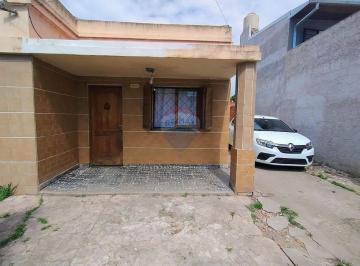 Casa · 56m² · 3 Ambientes · 1 Cochera · Venta Casa en Lote Propio en Solano - Quilmes