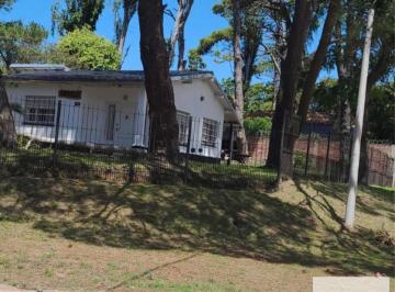 Casa · 120m² · 4 Ambientes · Casa en Venta - 3 Dorm. 2 Baños - 600 m² - Villa Gesell