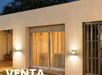 Casa · 181m² · 6 Ambientes · 3 Cocheras · Se Vende Casa en B° Iponá