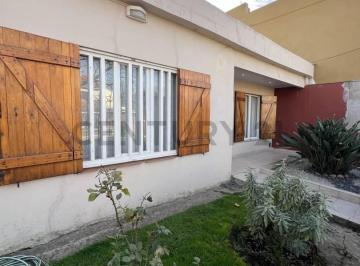 Casa · 167m² · 2 Dormitorios · Propiedad Luminosa y Confortable