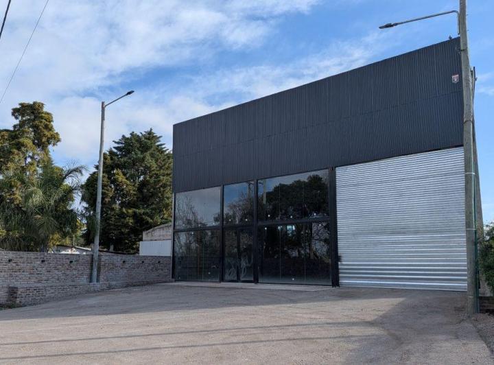 Bodega-Galpón · 700m²