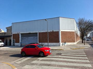 Depósito · 952m² · Depósito en Pompeya Esquina Av Perito Moreno y Alberto Einstein.