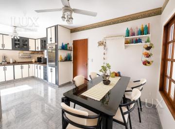 Departamento · 127m² · 4 Ambientes · 1 Cochera · Departamento en Flores