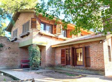 Casa · 209m² · 7 Ambientes · Casa en Venta Bella Vista