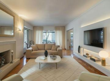 Departamento · 208m² · 6 Ambientes · 2 Cocheras · Venta de Excelente Piso 5 Amb. - 2 Coch. Fijas/ Terraza/ Balcón