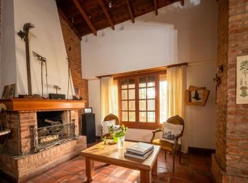 Casa · 200m² · 5 Ambientes · 2 Cocheras · Casa a La Venta, 3 Dorm., Jardín y Cochera, Olivos