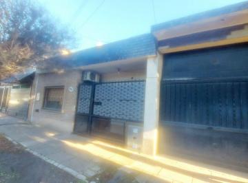 Casa · 125m² · 6 Ambientes · 3 Cocheras · Venta Casa 6 Ambientes Ituzaingo Cochera Patio