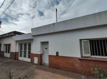 Casa de 5 ambientes, Alta Gracia · Casa a Modernizar en Alta Gracia – 2 Dorm.