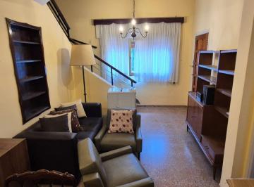 Casa · 120m² · 7 Ambientes · 1 Cochera · Casa Barrio Rogelio Martinez