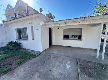 Casa · 138m² · 5 Ambientes · 1 Cochera · Venta Casa Esquina 2 Dorm. B Bialet Masse