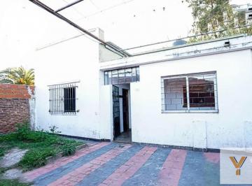 Casa · 261m² · 3 Ambientes · Casa en Venta - 2 Dorm. 1 Baño - 261 m² - Berisso