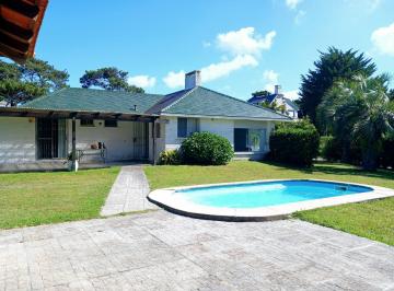 Casa · 1215m² · 6 Ambientes · 1 Cochera · Casa en Playa Brava | 5 Dorm. | Piscina | Parada 23
