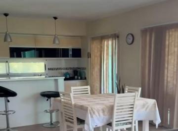 Casa de 4 ambientes, Berazategui · Casa en Alquiler en Barrio Privado Los Troncos