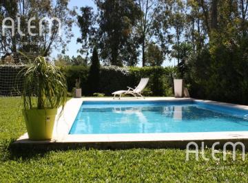 Casa · 700m² · 5 Ambientes · Casa en Alquiler Anual - Amoblada - en Echeverria del Lago - 4 Dorm. Play Room