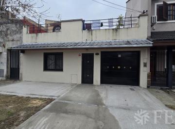 Casa · 120m² · 4 Ambientes · 1 Cochera · Venta Casa 5 Ambientes con Cochera en Lanús Oeste