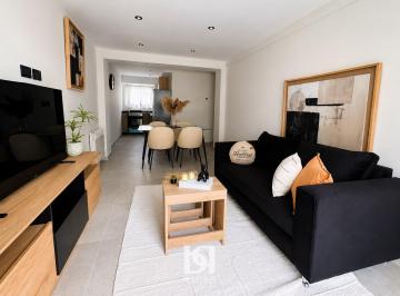 Departamento · 57m² · 3 Ambientes · Departamento de 3 Ambientes a La Calle con Balcon en Venta.