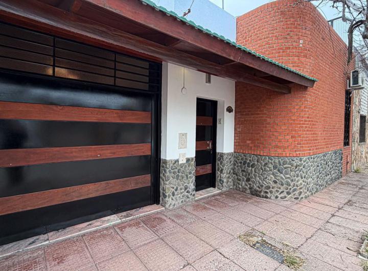 Casa · 168m² · 7 Ambientes · 1 Cochera