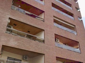 Departamento de 3 ambientes, Avellaneda · Departamento de 112 m² con 2 Dorm. Mas 2 Cocheras Patio, Balcón Terraza en Venta en Avellaneda