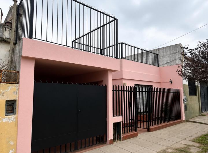 Casa · 80m² · 4 Ambientes · 1 Cochera