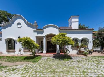 Casa · 1500m² · 4 Ambientes · 2 Cocheras · ¡Venta! Hermosa Casa en Villa Belgrano - 4 Dorm. Más un Loft ¡Con Escritura!