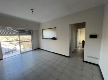Departamento · 67m² · 3 Ambientes · Venta Departamento de 3 Amb en Berazategui Centro a m de La Estacion Apto Credito