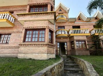 Casa de 8 ambientes, San Salvador de Jujuy · Casa de 8 Ambientes y 3 Dorm. en Suite – Bajo La Viña