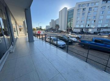 Local comercial · 380m² · 1 Ambiente · Emprende a Lo Grande. un Local Diseñado Para Conectar