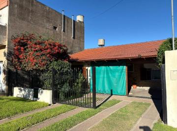 Casa · 142m² · 3 Ambientes · 1 Cochera · Casa en Calle 35bis 315