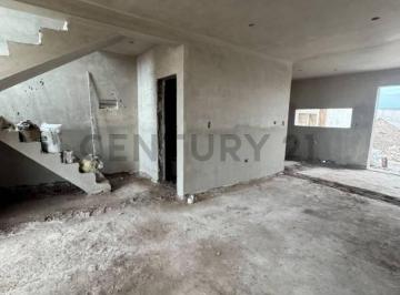 Casa · 120m² · 3 Ambientes · 1 Cochera · En Venta! Duplex 3 Dorm., con Escritura Nobu