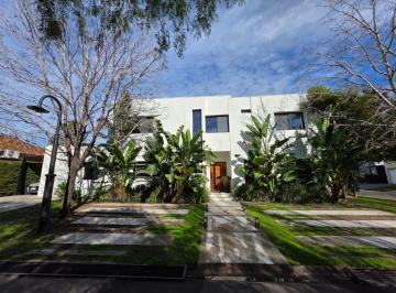Casa · 232m² · 6 Ambientes · 7 Cocheras · Casa Venta Barrancas de San José