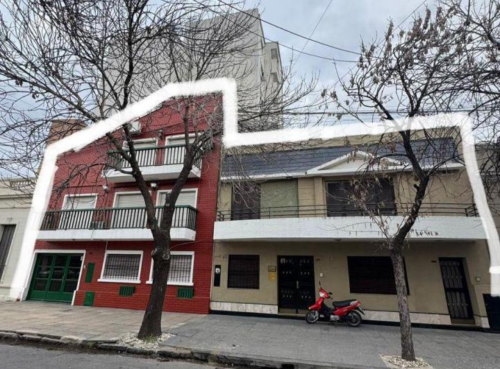 Casa · 380m² · 10 Ambientes · 1 Cochera