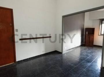 Departamento · 70m² · 4 Ambientes · Venta Departamento en Flores - 4 Ambientes con Patio