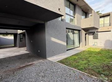 Casa · 111m² · 4 Ambientes · 1 Cochera · Casa Duplex en Condominio Cerrado - Adrogué