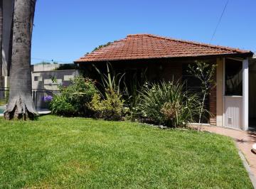 Casa · 530m² · 9 Ambientes · 3 Cocheras · Venta Casa 9 Ambientes con Pileta Lomas de Zamora