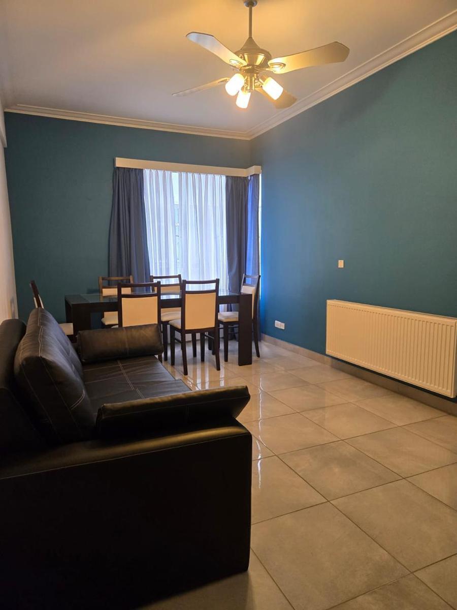 Departamento de 3 ambientes reciclado en séptimo piso — Centro