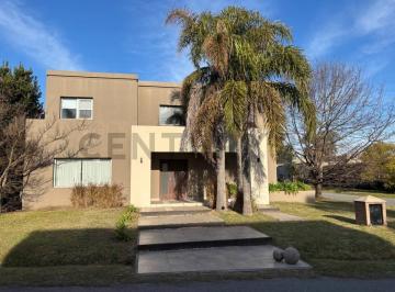 Casa · 295m² · 5 Ambientes · 2 Cocheras · Casa en Venta en Altos de Hudson 1