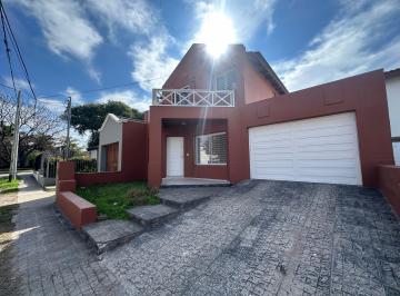 Casa de 6 ambientes, Córdoba · Hermosa Casa en Venta - Mejor Zona de Arguello - 3 Dorm..