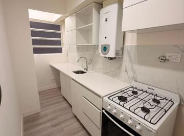 Departamento de 2 ambientes, Caballito · Excelente 2 Amb. Refaccionado a m de Pedro Goyena!