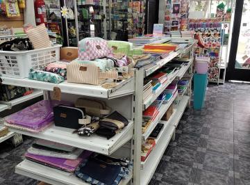 Fondo de comercio · 70m² · 1 Ambiente · Fondo de Comercio en Venta - Librería - Baño - 70 m² - La Plata