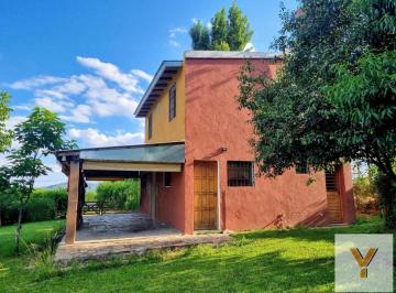 Casa · 90m² · 6 Ambientes · 2 Cocheras · Casa en Venta - 2 Dorm. 2 Baños - Cordoba