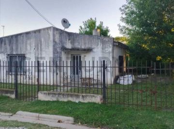 Casa · 102m² · 3 Ambientes · 2 Cocheras · En Venta "Oportunidad" Casa 2 Dorm. - San Jerónimo Sud