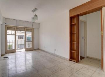 Departamento · 50m² · 3 Ambientes · Venta Departamento 3 Ambientes Zona Flores.