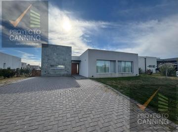 Casa · 136m² · 4 Ambientes · 2 Cocheras · Casa en Venta en Barrio Club de Campo San Lucas, San Vicente