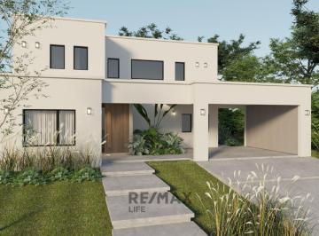 Casa · 195m² · 5 Ambientes · Venta de Casa en Village Plaza