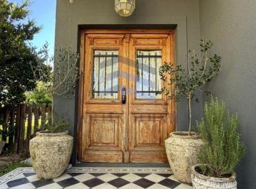 Casa de 5 ambientes, Escobar · Casa en Venta Al Agua con Pileta en Acacias | Puertos del Lago