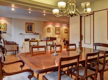 Departamento · 180m² · 4 Ambientes · Piso de Categoría en Recoleta