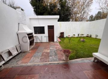 Casa · 76m² · 3 Ambientes · Casa en Venta 2 Dorm. con Jardín, Parrilla y Galpón Al Fondo - Apto Credito en San Vicente
