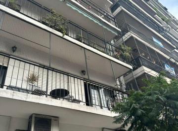 Departamento de 3 ambientes, Flores · Semipiso Al Frente con Balcón Corrido, 3 Ambientes con Cochera Descubierta, Sum con Parrilla