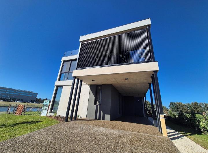 Casa · 340m² · 6 Ambientes · 1 Cochera